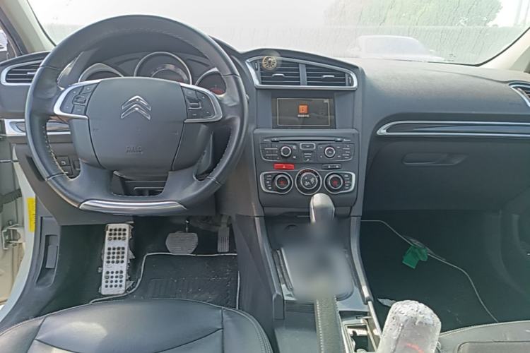 Used Citroen C4L 2014 1.6THP Intelligent Drive Automatic Dynamic Model Center Console