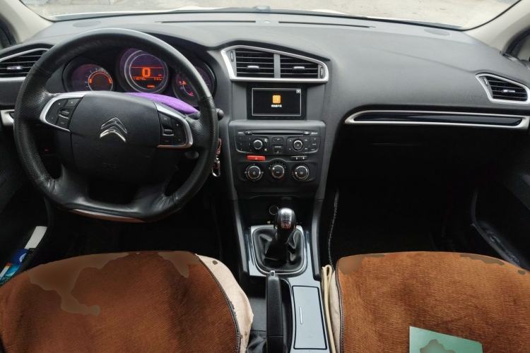 Used Citroen C4L 2014 1.8L Intelligent Drive Manual Enjoyment Model Center Console