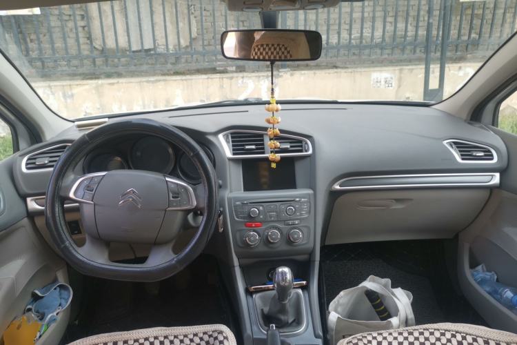 Used Citroen C4L 2014 1.8L Intelligent Drive Manual Enjoyment Model Center Console