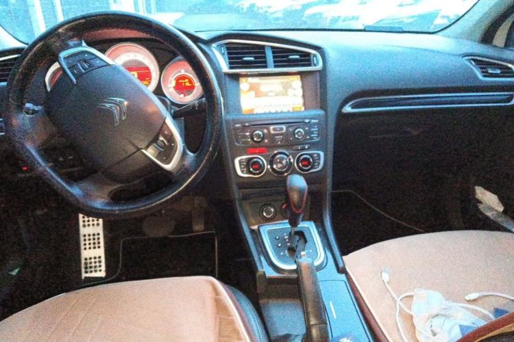 Used Citroen C4L 2014 1.6THP Intelligent Drive Automatic Dynamic Model Center Console
