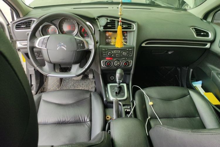 Used Citroen C4L 2014 1.6THP Intelligent Drive Automatic Dynamic Model Center Console