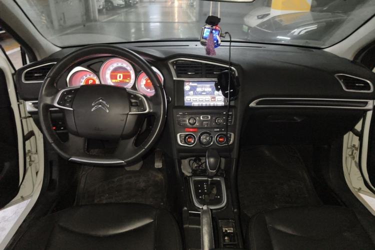 Used Citroen C4L 2014 1.8L Intelligent Drive Automatic Dynamic Model Center Console