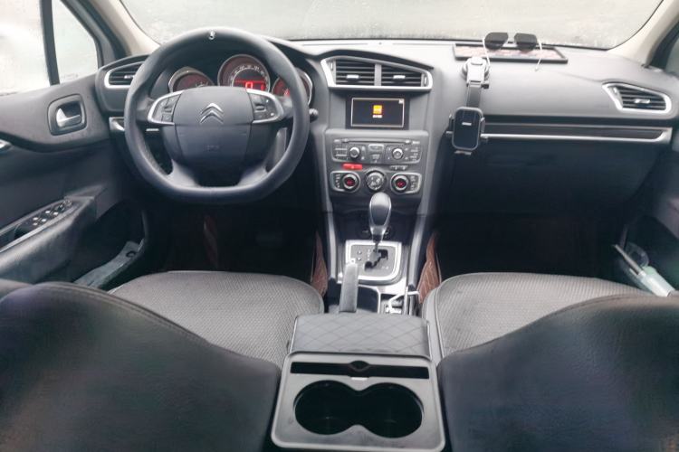 Used Citroen C4L 2014 1.6THP Intelligent Drive Automatic Dynamic Model Center Console