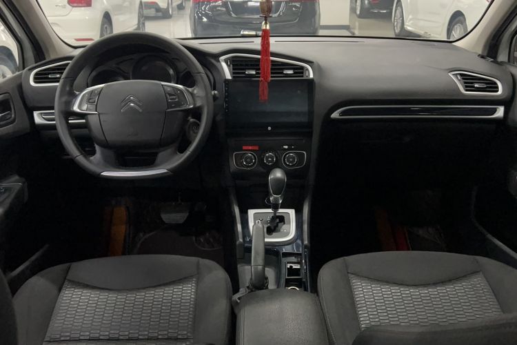 Used Citroen C4L 2014 1.8L Intelligent Drive Automatic Enjoyment Model Center Console