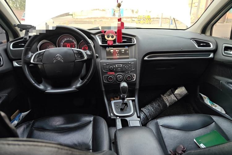 Used Citroen C4L 2014 1.8L Intelligent Drive Automatic Dynamic Model Center Console
