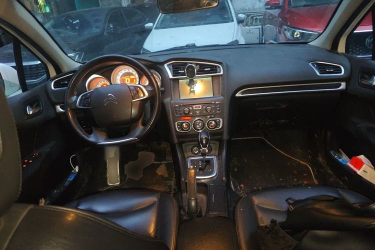 Used Citroen C4L 2014 1.6THP Intelligent Drive Automatic Dynamic Model Center Console