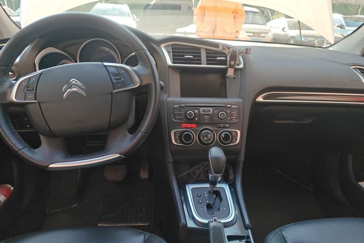 Used Citroen C4L 2014 1.6THP Intelligent Drive Automatic Dynamic Model Center Console
