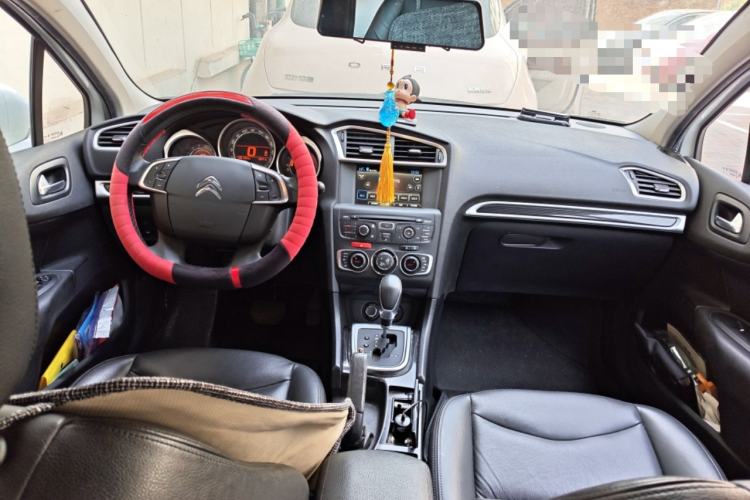 Used Citroen C4L 2014 1.8L Intelligent Drive Automatic Dynamic Model Center Console