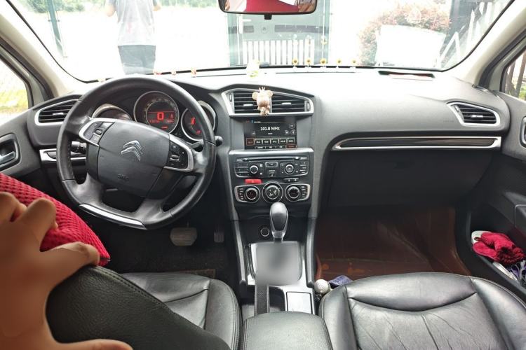 Used Citroen C4L 2014 1.8L Intelligent Drive Automatic Dynamic Model Center Console