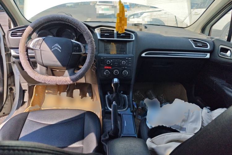 Used Citroen C4L 2014 1.8L Intelligent Drive Manual Enjoyment Model Center Console