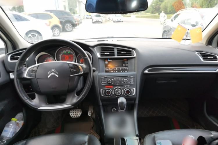 Used Citroen C4L 2014 1.6THP Intelligent Drive Automatic Dynamic Model Center Console