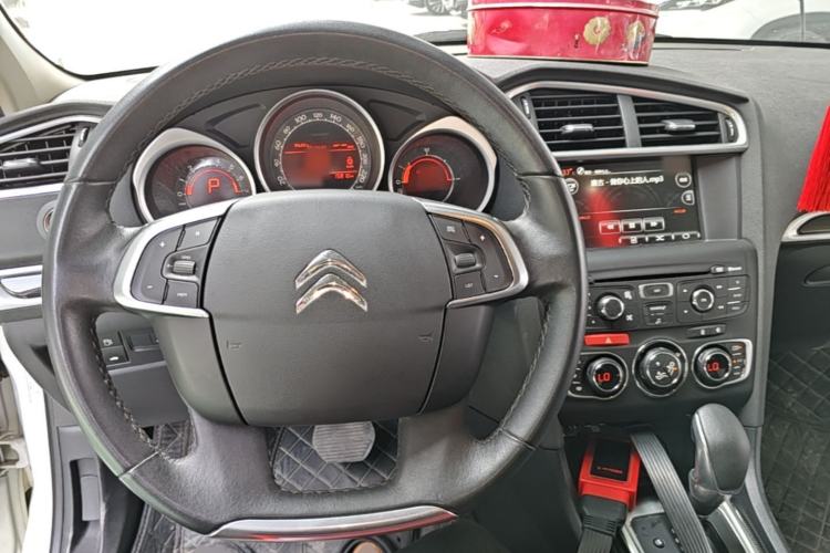 Used Citroen C4L 2014 1.8L Intelligent Drive Automatic Dynamic Model Center Console