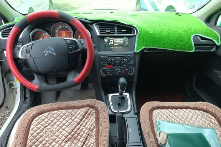 Used Citroen C4L 2014 1.6THP Intelligent Drive Automatic Dynamic Model Center Console