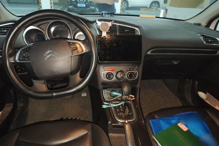 Used Citroen C4L 2014 1.6THP Intelligent Drive Automatic Dynamic Model Center Console