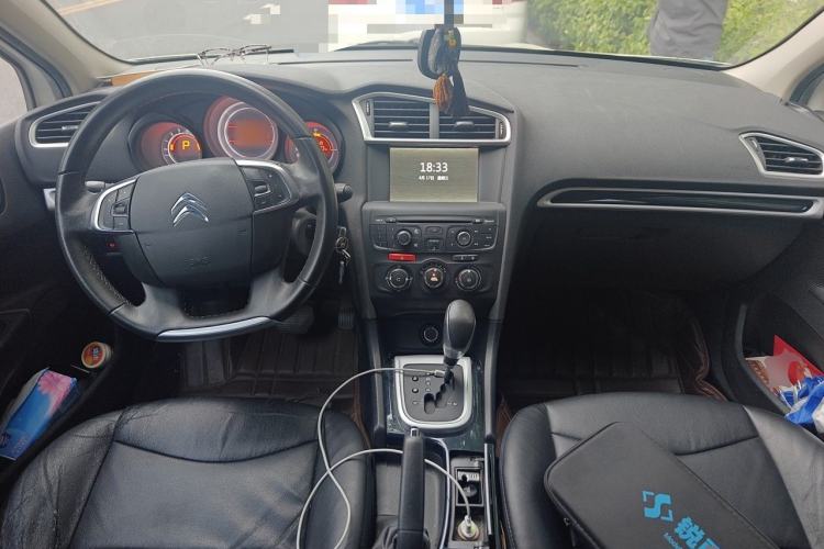 Used Citroen C4L 2014 1.8L Intelligent Drive Automatic Enjoyment Model Center Console