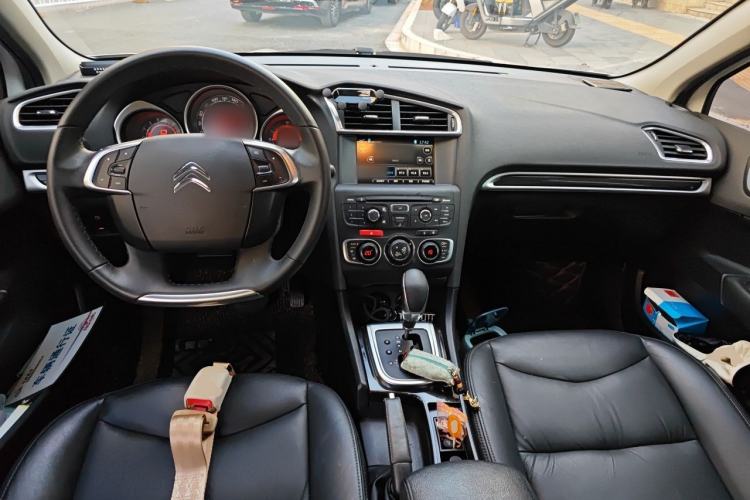 Used Citroen C4L 2014 1.6THP Intelligent Drive Automatic Dynamic Model Center Console