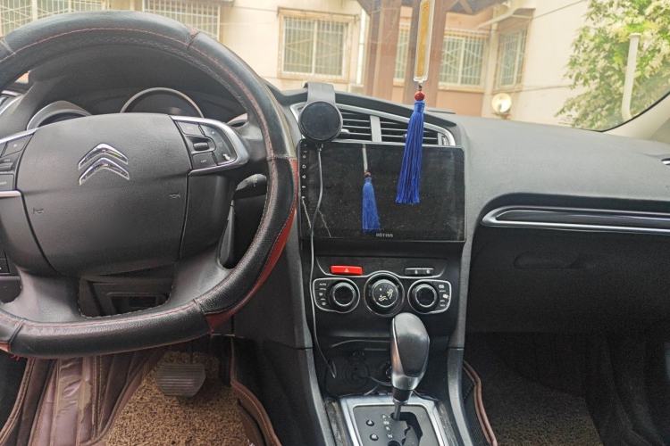 Used Citroen C4L 2014 1.6THP Intelligent Drive Automatic Dynamic Model Center Console