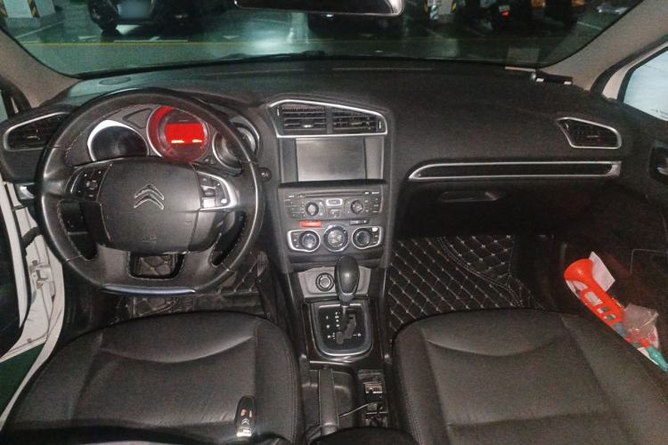 Used Citroen C4L 2014 1.8L Intelligent Drive Automatic Dynamic Model Center Console