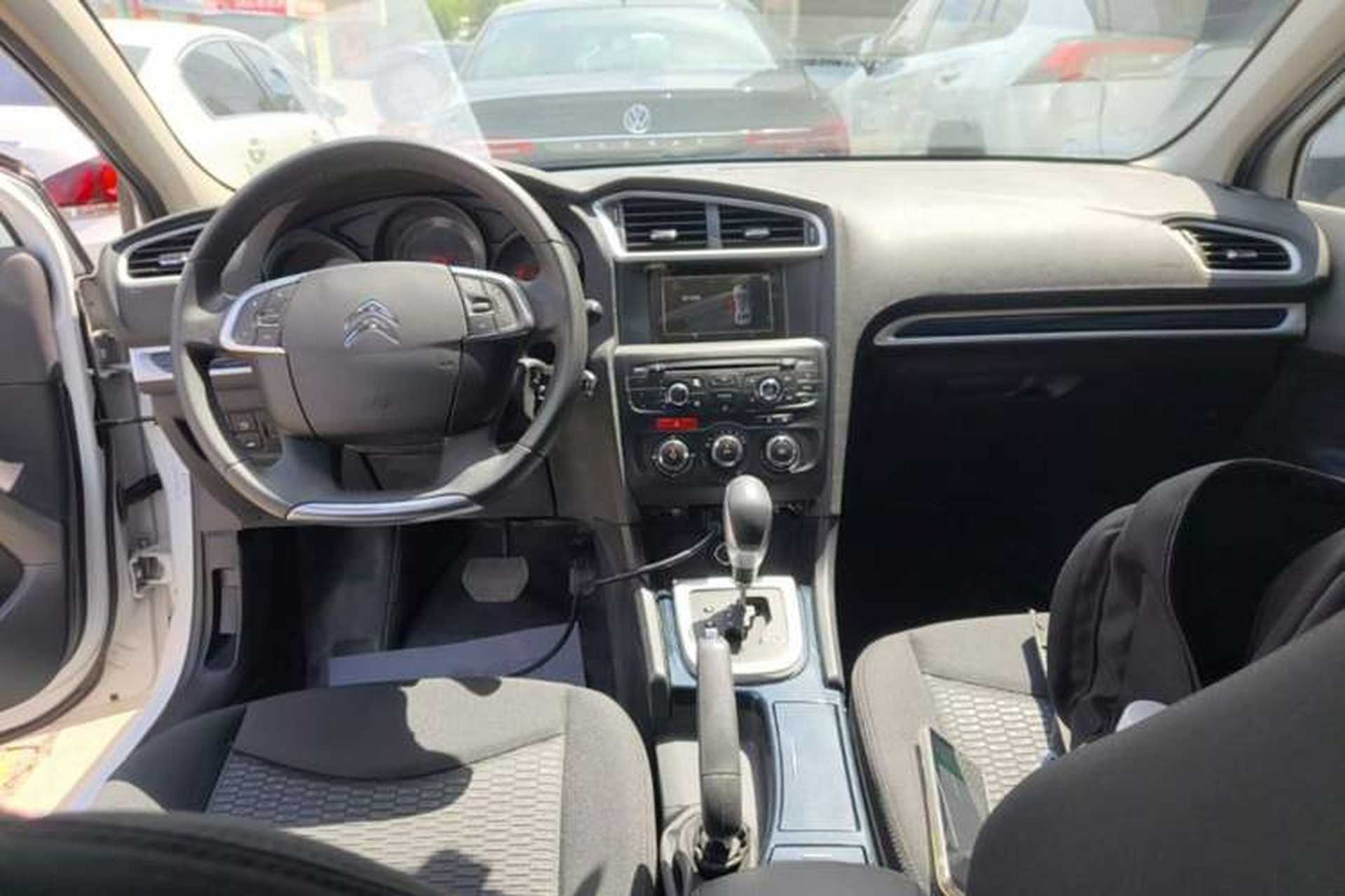 Used Citroen C4L 2014 1.8L Intelligent Drive Automatic Enjoyment Model Center Console