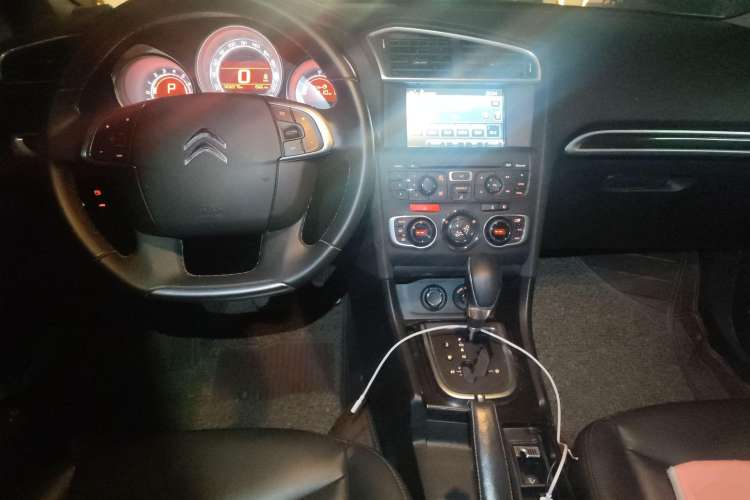 Used Citroen C4L 2014 1.6THP Intelligent Drive Automatic Dynamic Model Center Console