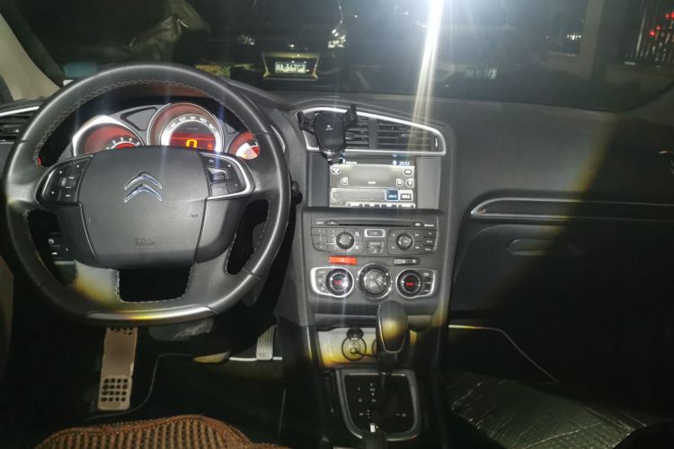 Used Citroen C4L 2014 1.8L Intelligent Drive Automatic Dynamic Model Center Console