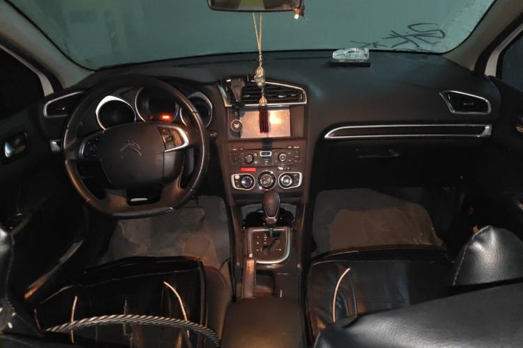 Used Citroen C4L 2014 1.8L Intelligent Drive Automatic Dynamic Model Center Console