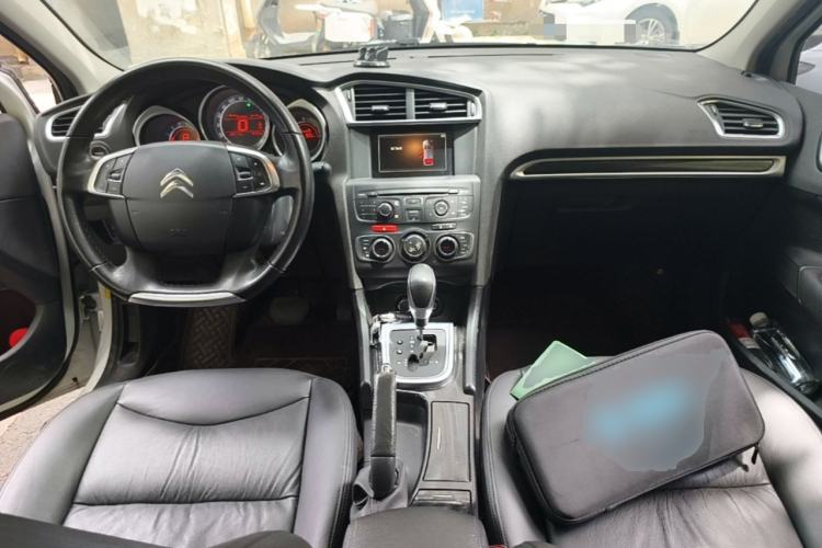 Used Citroen C4L 2014 1.6THP Intelligent Drive Automatic Dynamic Model Center Console
