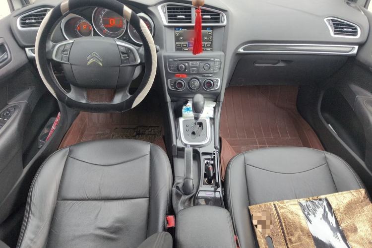 Used Citroen C4L 2014 1.6THP Intelligent Drive Automatic Dynamic Model Center Console