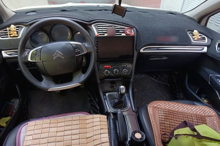 Used Citroen C4L 2014 1.8L Intelligent Drive Manual Enjoyment Model Center Console