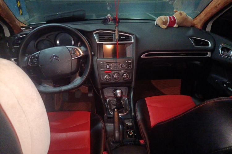 Used Citroen C4L 2014 1.8L Intelligent Drive Manual Enjoyment Model Center Console