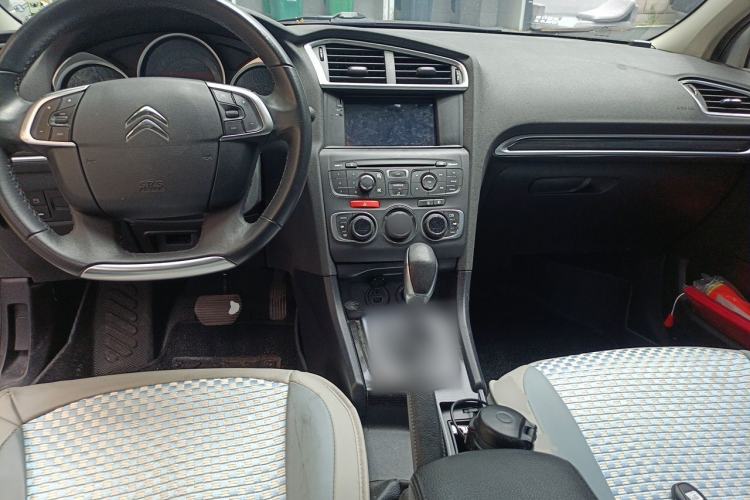 Used Citroen C4L 2014 1.6THP Intelligent Drive Automatic Dynamic Model Center Console