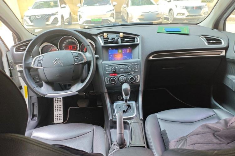 Used Citroen C4L 2014 1.6THP Intelligent Drive Automatic Dynamic Model Center Console
