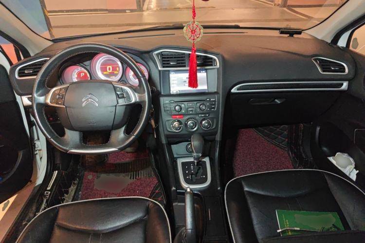 Used Citroen C4L 2014 1.8L Intelligent Drive Automatic Enjoyment Model Center Console