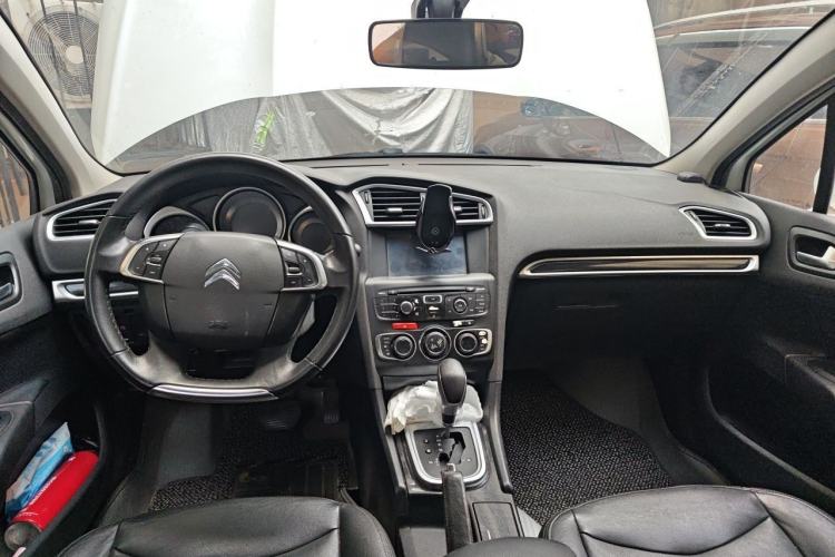 Used Citroen C4L 2014 1.8L Intelligent Drive Automatic Dynamic Model Center Console