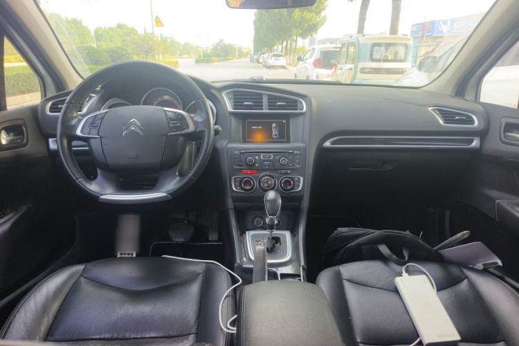 Used Citroen C4L 2014 1.6THP Intelligent Drive Automatic Dynamic Model Center Console