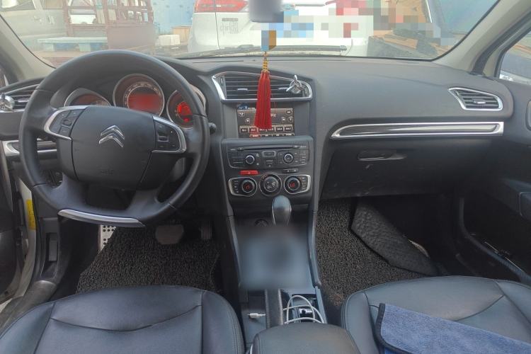 Used Citroen C4L 2014 1.6THP Intelligent Drive Automatic Dynamic Model Center Console