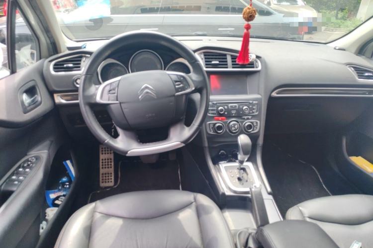 Used Citroen C4L 2014 1.6THP Intelligent Drive Automatic Dynamic Model Center Console