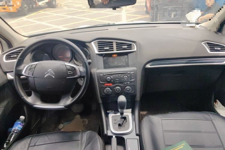 Used Citroen C4L 2014 1.8L Intelligent Drive Automatic Enjoyment Model Center Console