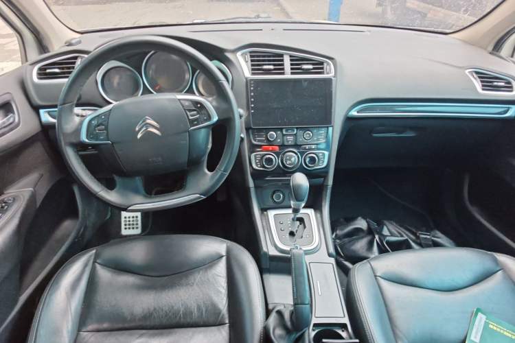 Used Citroen C4L 2014 1.6THP Intelligent Drive Automatic Dynamic Model Center Console
