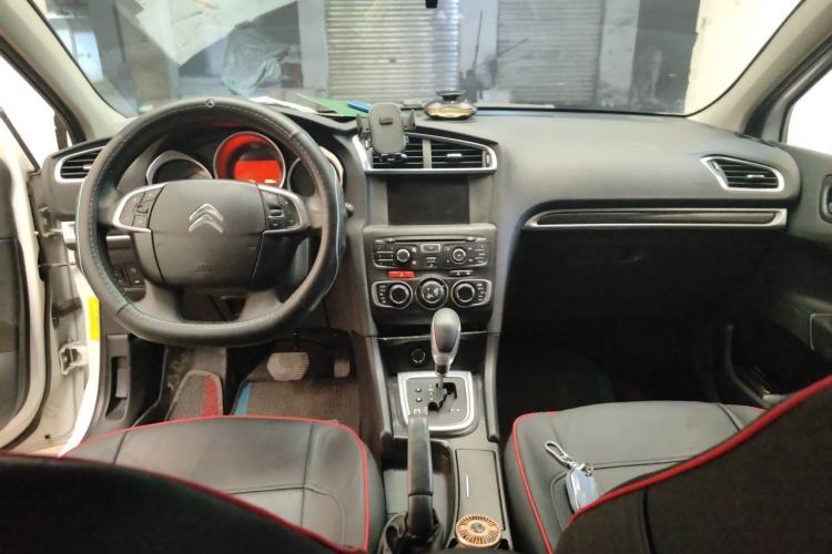 Used Citroen C4L 2014 1.6THP Intelligent Drive Automatic Dynamic Model Center Console