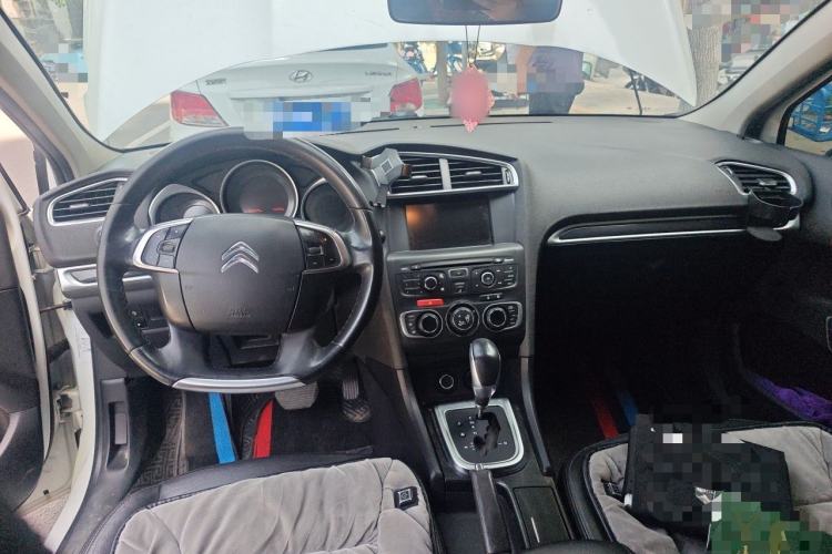Used Citroen C4L 2014 1.8L Intelligent Drive Automatic Dynamic Model Center Console