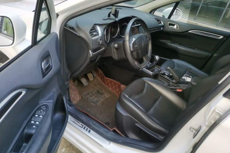 Used Citroen C4L 2014 1.8L Intelligent Drive Manual Version – Dynamic Edition Driver Seat