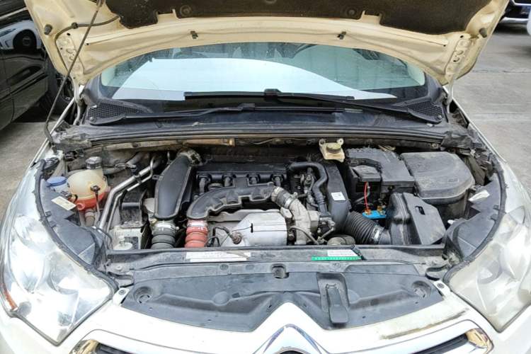 Used Citroen C4L 2014 1.6THP Intelligent Drive Automatic Dynamic Model Engine Bay