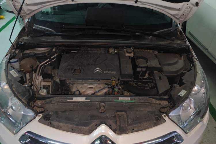 Used Citroen C4L 2014 1.8L Intelligent Drive Automatic Dynamic Model Engine Bay