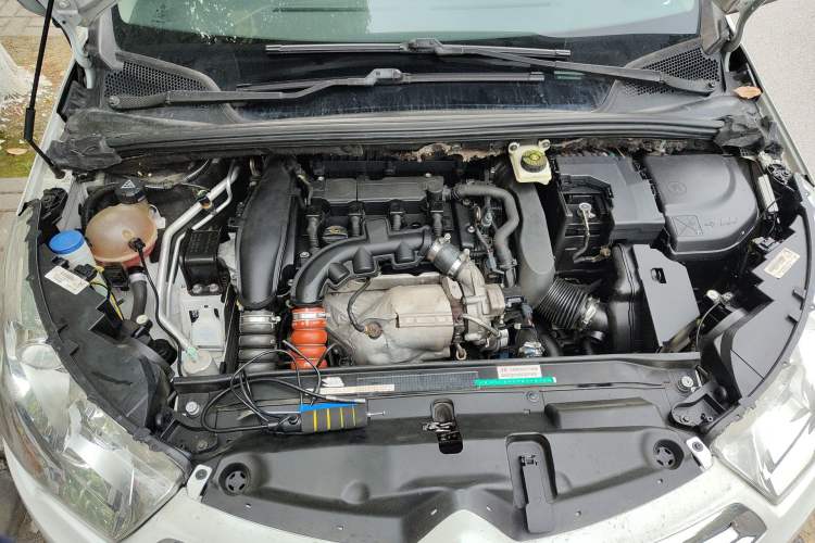 Used Citroen C4L 2014 1.6THP Intelligent Drive Automatic Dynamic Model Engine Bay