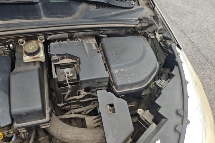 Used Citroen C4L 2014 1.8L Intelligent Drive Automatic Dynamic Model Engine Bay Left