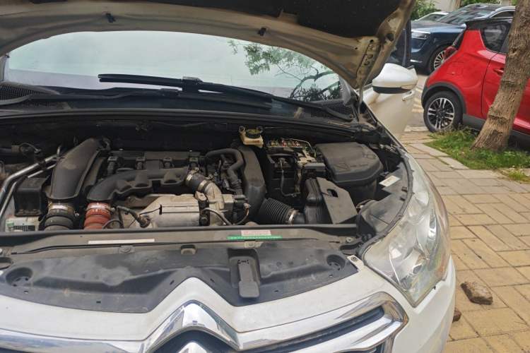 Used Citroen C4L 2014 1.6THP Intelligent Drive Automatic Dynamic Model Engine Bay Left