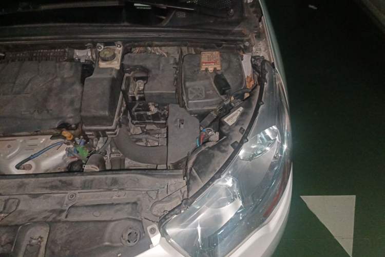 Used Citroen C4L 2014 1.8L Intelligent Drive Automatic Dynamic Model Engine Bay Left