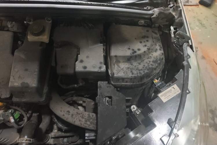 Used Citroen C4L 2014 1.8L Intelligent Drive Automatic Enjoyment Model Engine Bay Left