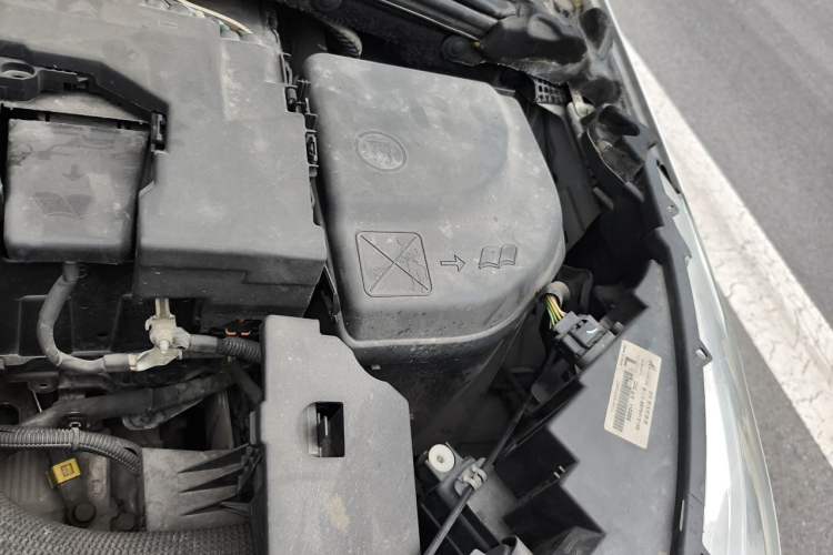 Used Citroen C4L 2014 1.8L Intelligent Drive Automatic Dynamic Model Engine Bay Left